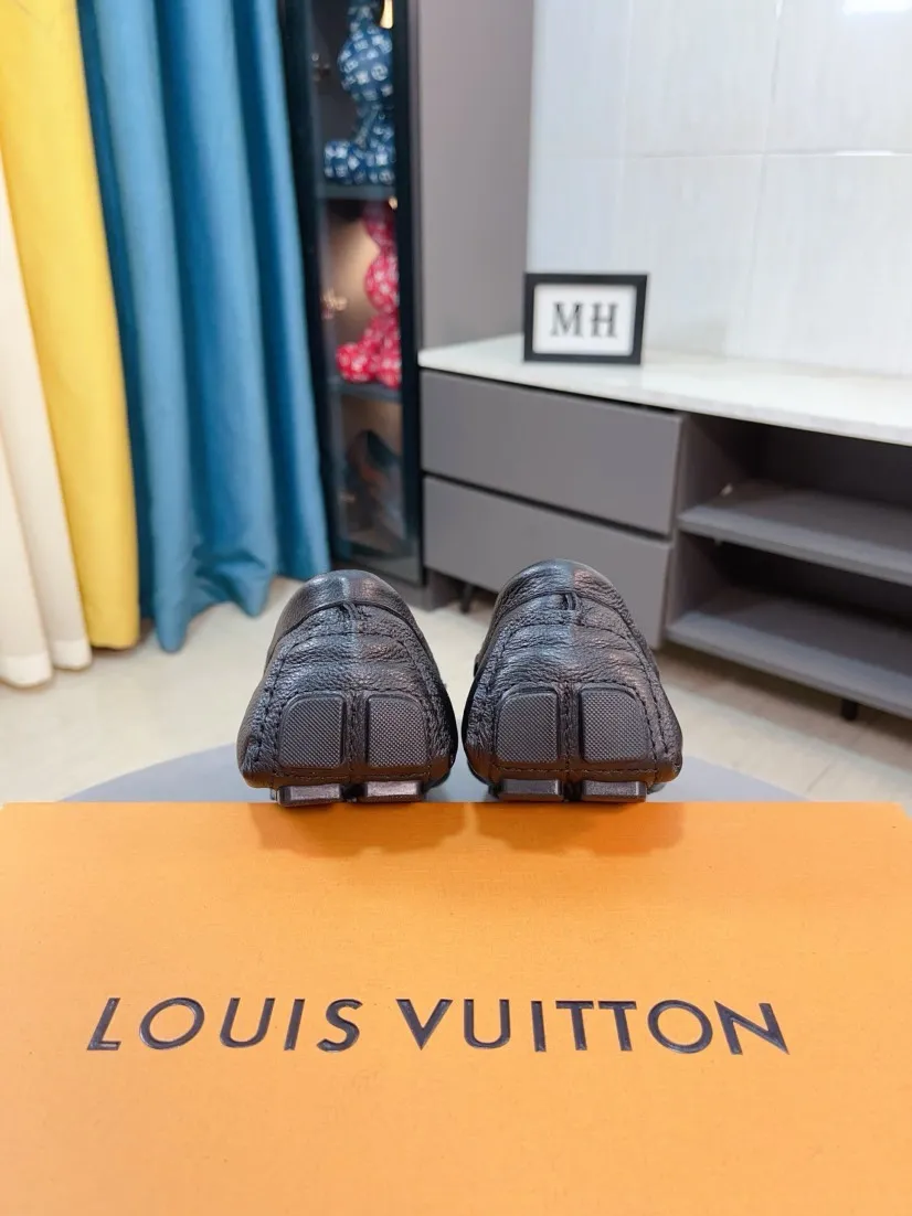 Men's men's shoes💰400🌹🌹[LV Louis Vuitton] New men's beanie shoes💝💝.. Top-grade imported cowhide embossed➕Comfortable leather lining. It is extremely skin-friendly and comfortable, feels very delicate, and the shape is very correct! Perfectly reflects the three-dimensional sense, code number: 38-44